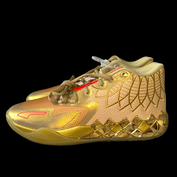 PUMA MB.01 X LAMELO BALL GOLDEN CHILD GOLD MENS SIZE 11  New Without Box - Picture 1 of 5